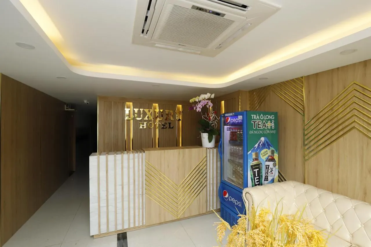 Luxury Hotel مدينة هوشي منه